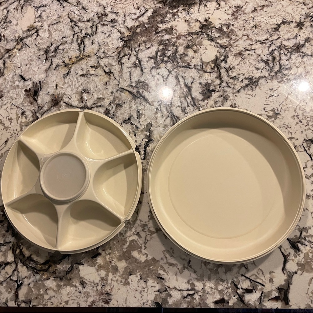 Set of Tupperware Veggie Storage Tray & Dip Keeper Almond Divided Dish w/covers